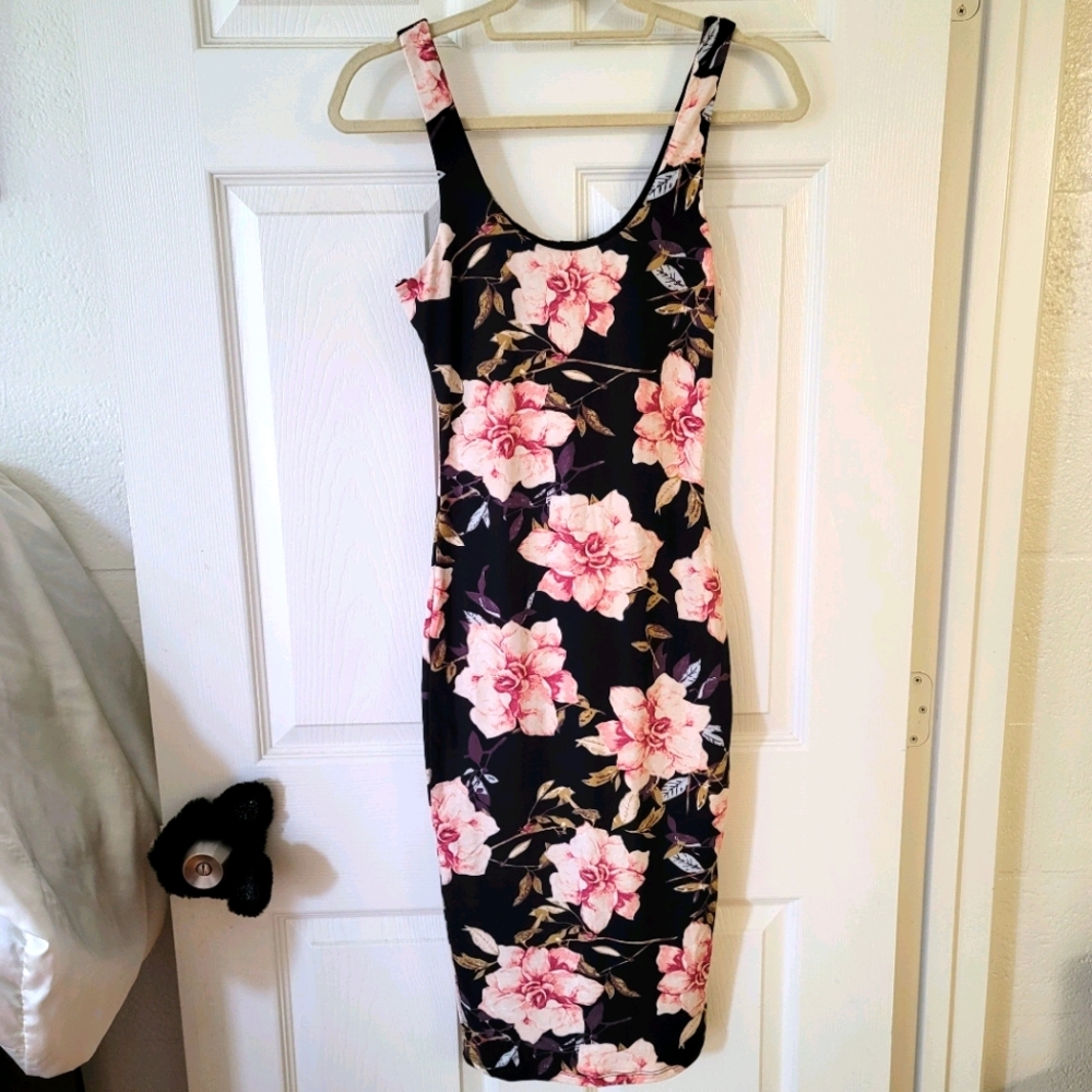 Fashion Nova Midi Black Floral Dress (S)